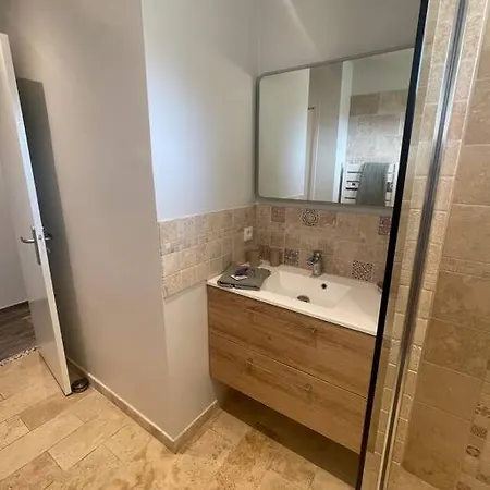 Tres Jolie T2 Proche Du Centre